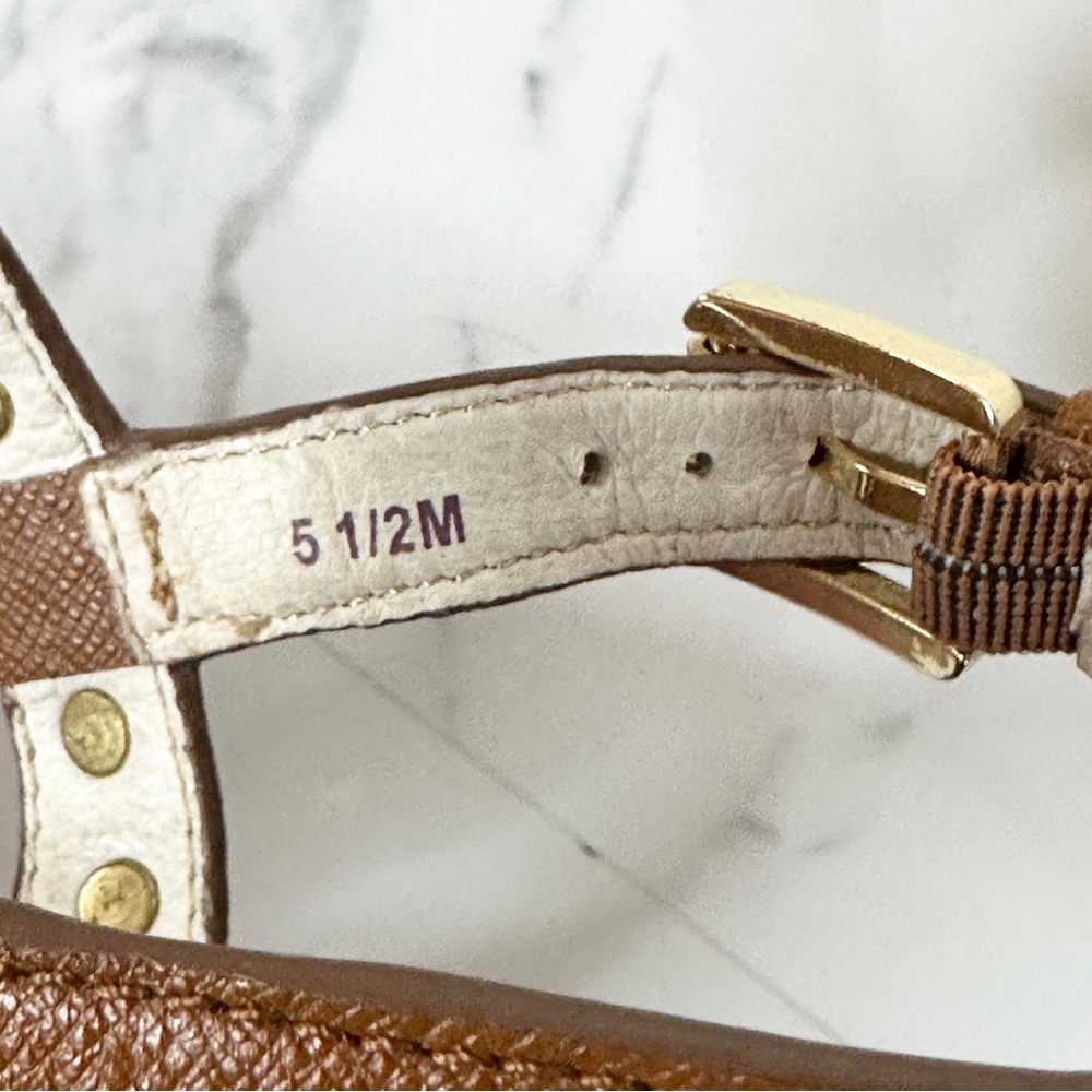MICHAEL Michael Kors Brown Leather Sandal Gold Studded 5.5 Flat Thong - Picture 11 of 12